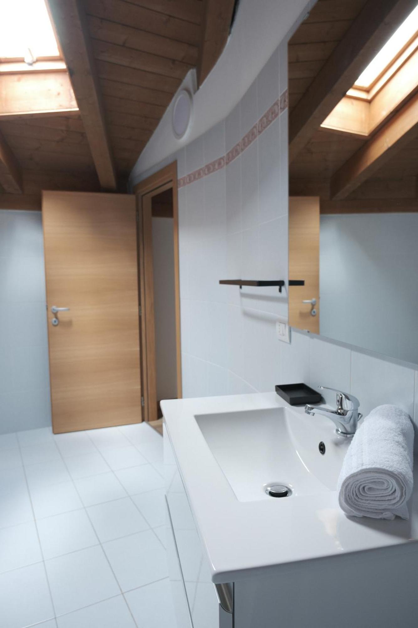 Duplex Con Vista E Terrazza 6 Minuti Dal Bernina Express Tirano Exterior foto